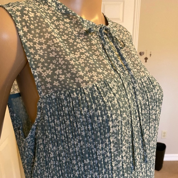 Pleione Tops - EUC Pleione Floral Blouse.